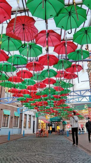 ハウステンボス クリスマス アンブレラストリート 傘